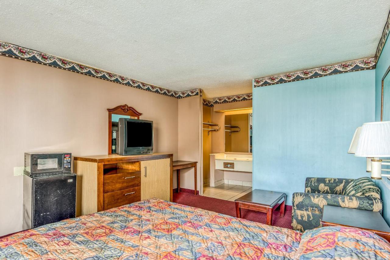 Oyo Hotel Jackson North I-55 Εξωτερικό φωτογραφία