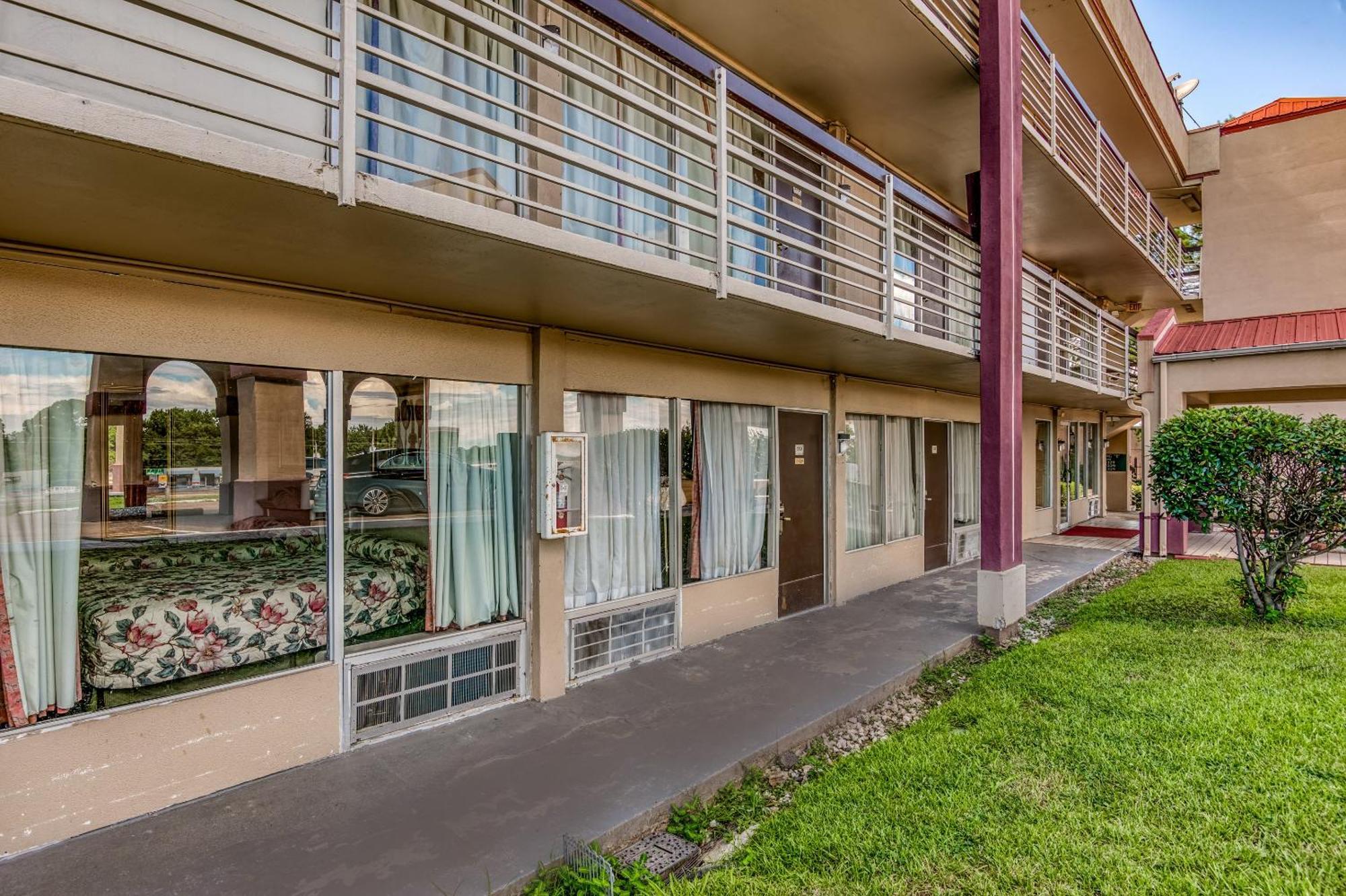 Oyo Hotel Jackson North I-55 Εξωτερικό φωτογραφία
